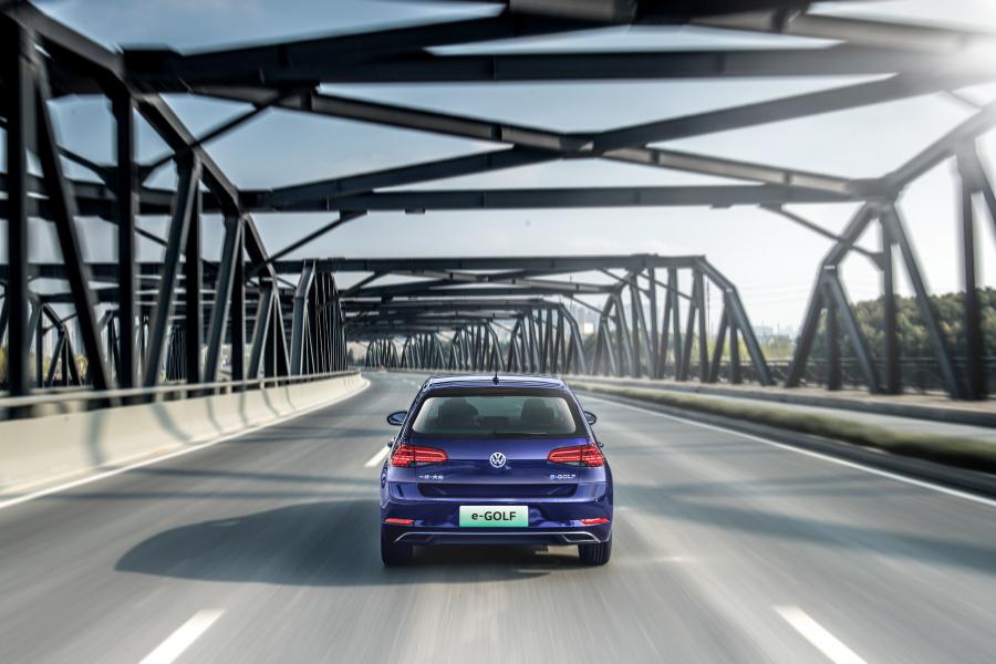  Volkswagen e-Golf (Typ 5G) 2019 года  (CN) (фото 17 из 35)